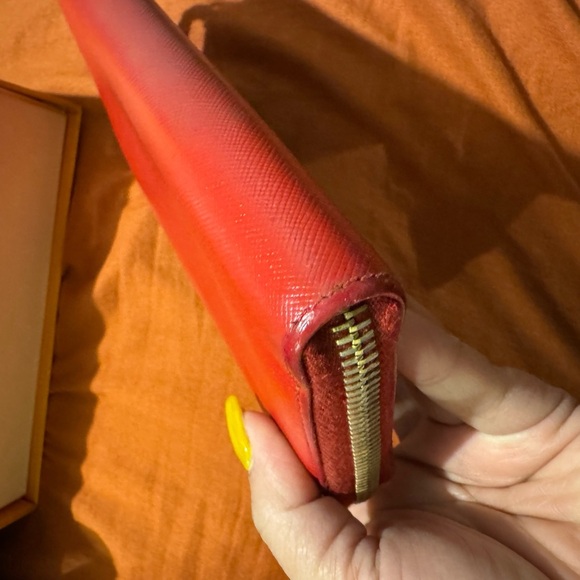 Prada Red Wallet with Bow Accent - Picture 3 of 9